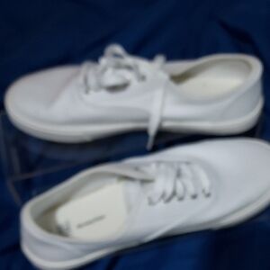 Time and Tru White Sneakers